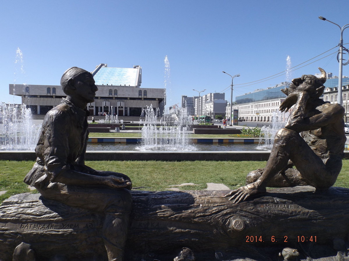231_Загадки Шурале в бронзе (слева)