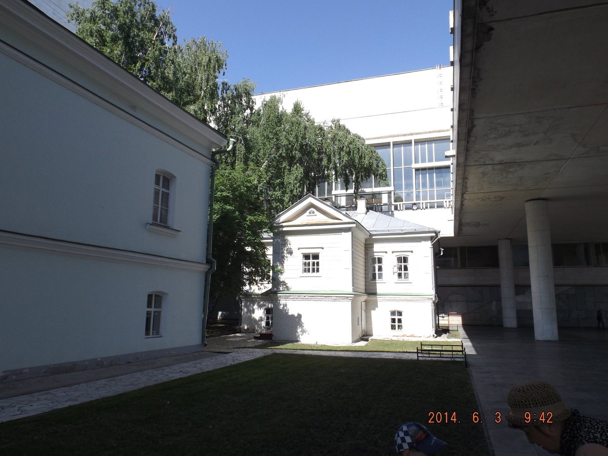 245_Потом перебрались по соседству