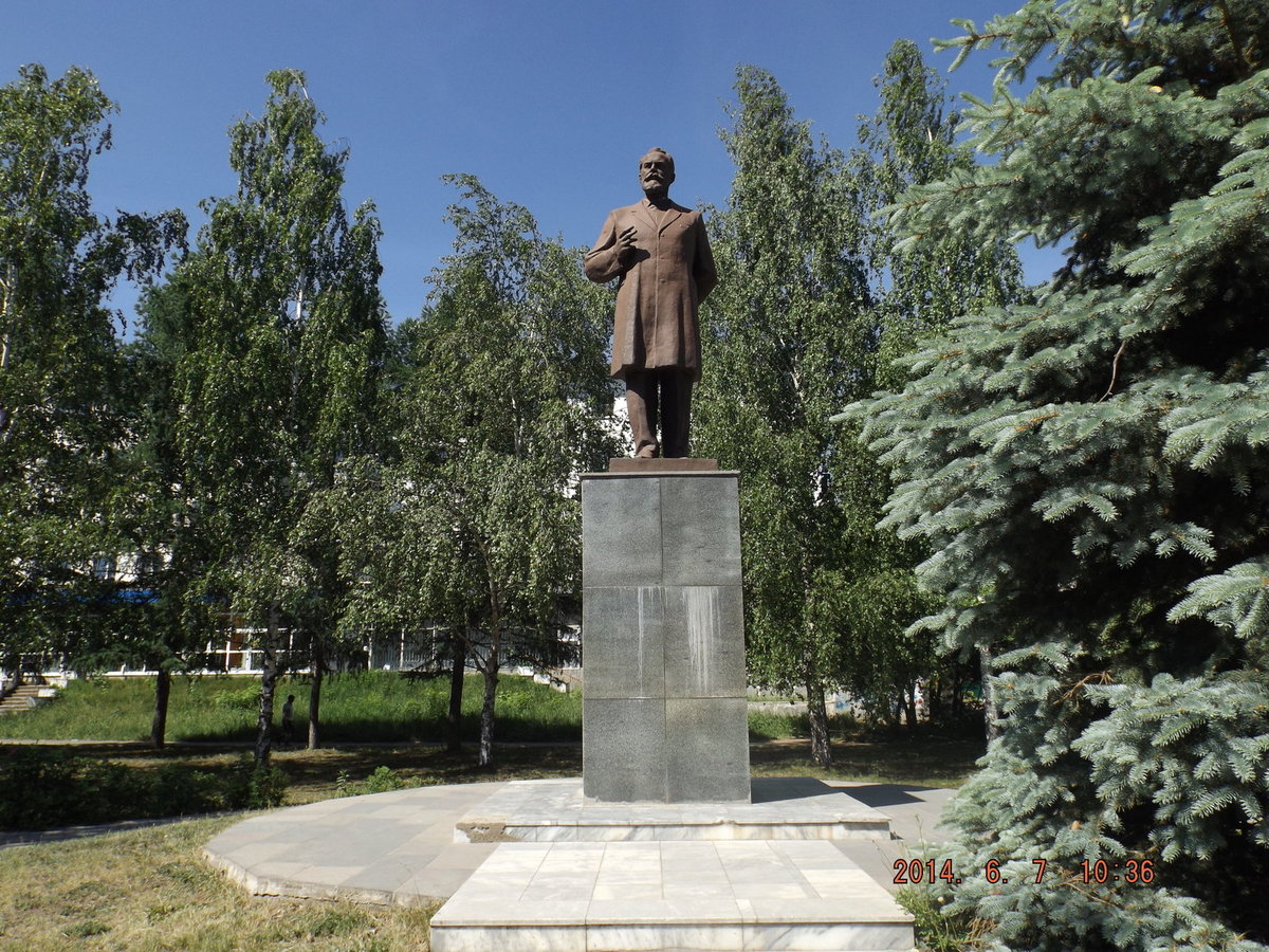 349_Памятник Чайковскому в Чайковском
