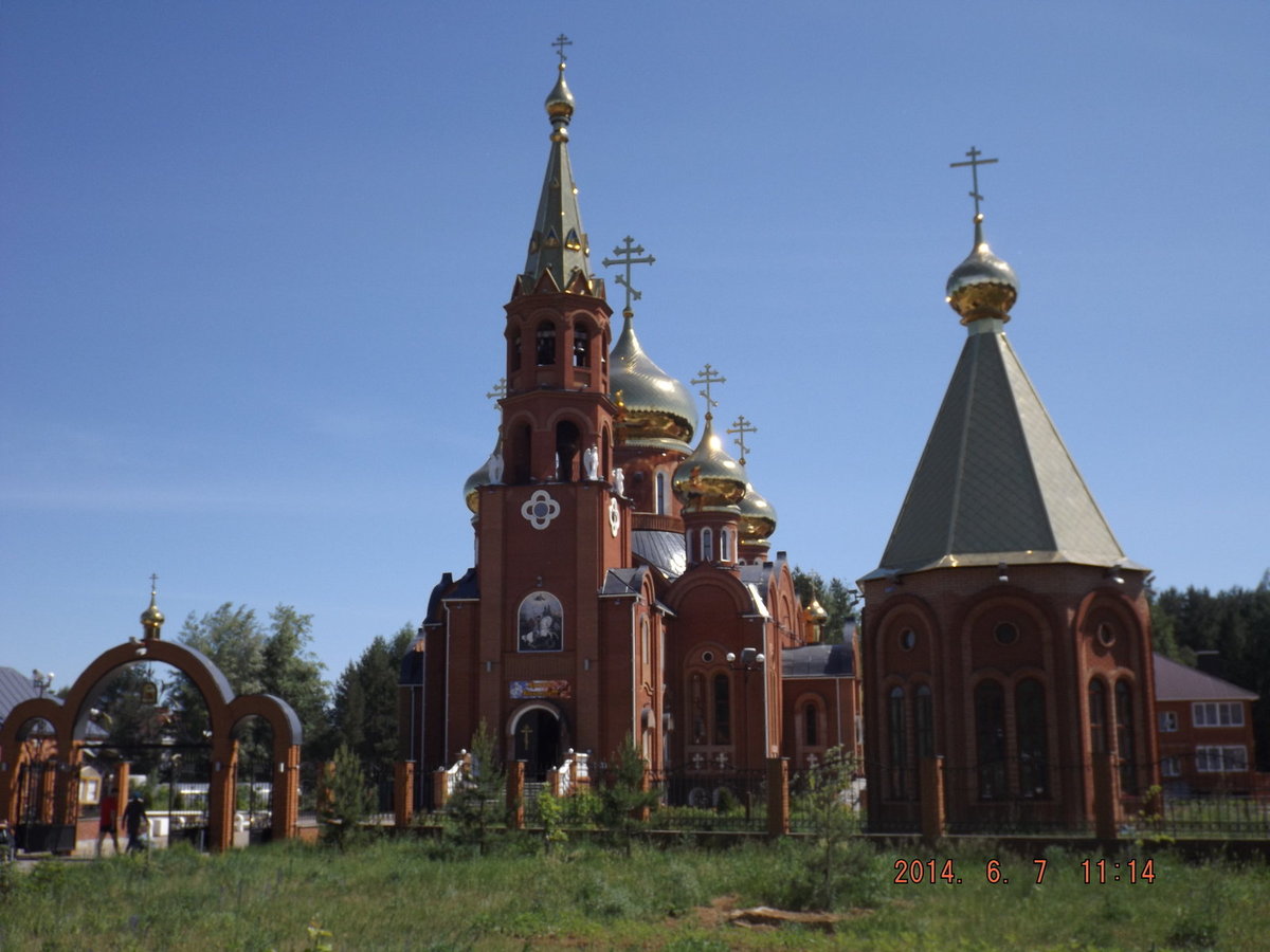 353_Храм-новодел (справа)