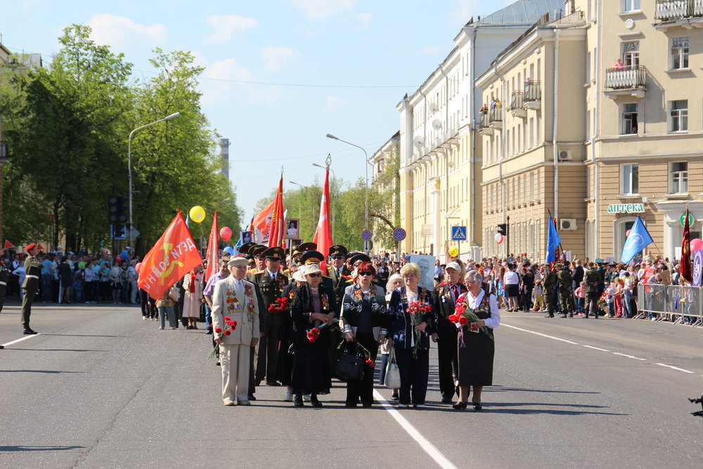 3. Прохождение горожан и Бессмертный полк 01.jpg