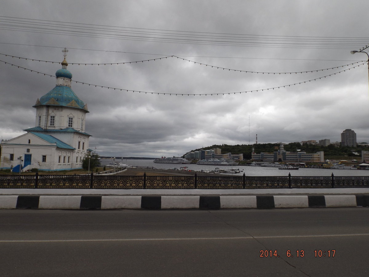 448_Взгляд от монастырского храма