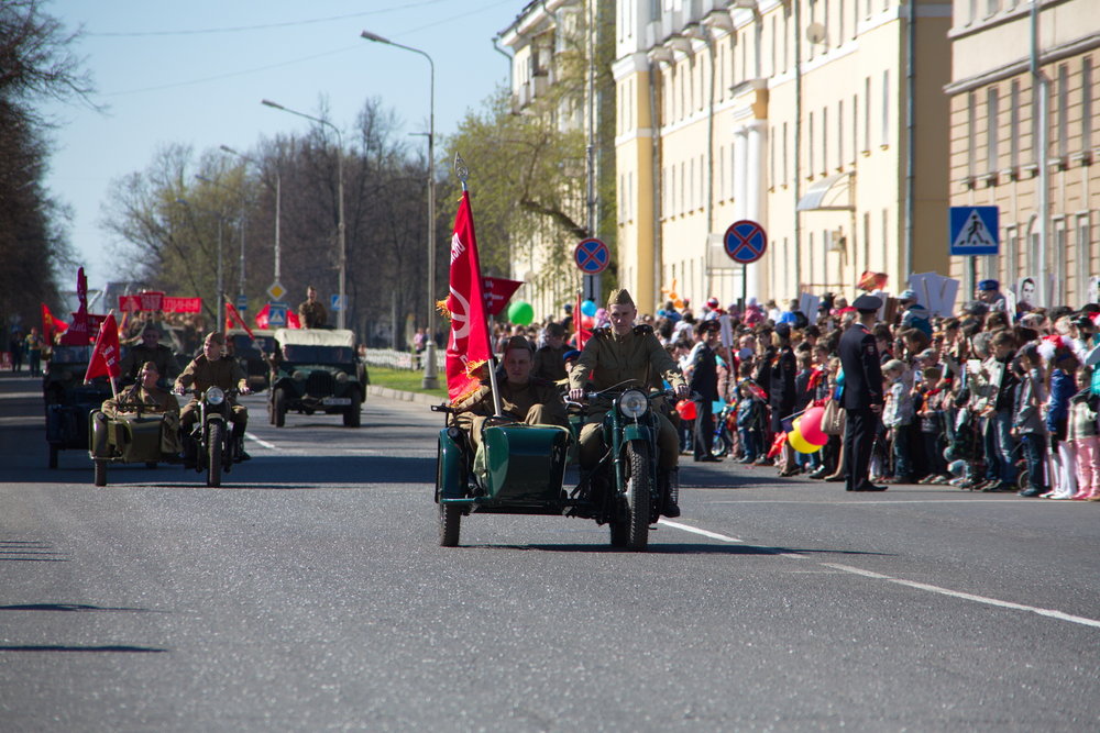 Проезд ретротехники - С. Трусов - 01.jpg