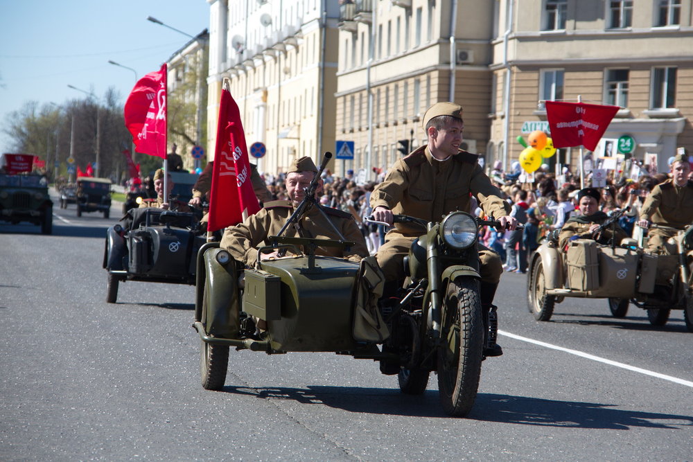 Проезд ретротехники - С. Трусов - 04.jpg