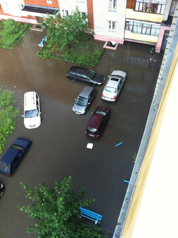 Град в Сарове - 07 (ул. Курчатова, 14).jpg