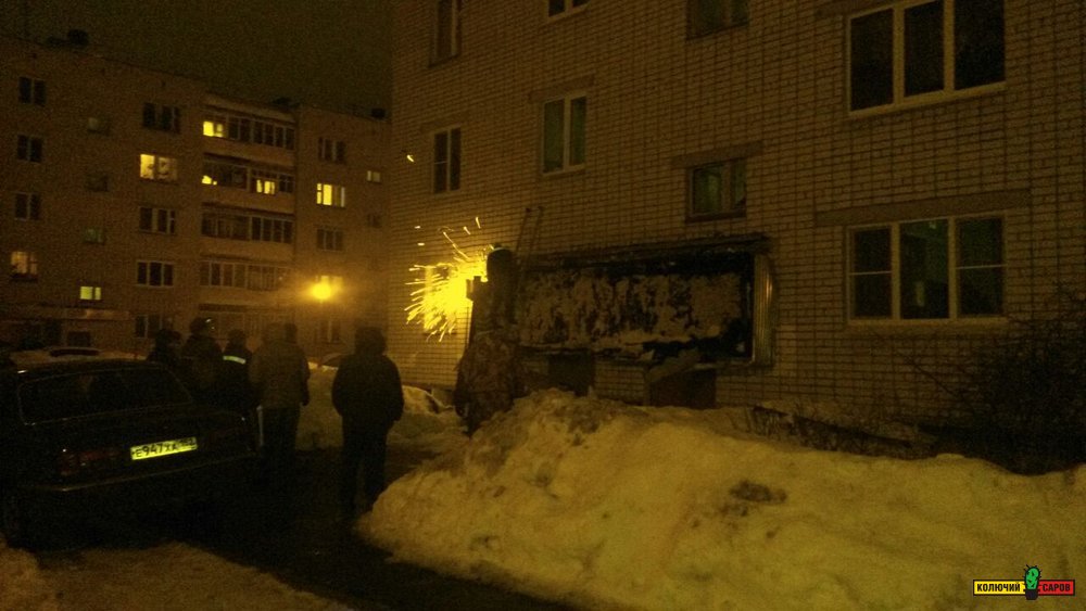 2016-02-01 - Рухнул козырек на ул. Курчатова - 1