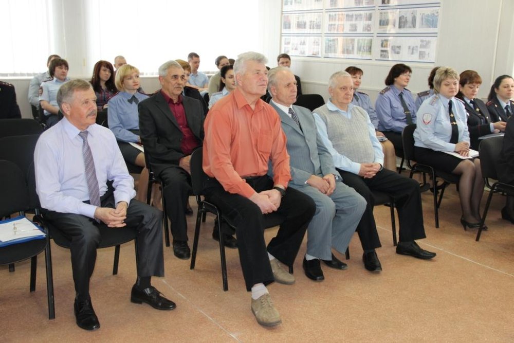 На переднем плане ветераны ОВД