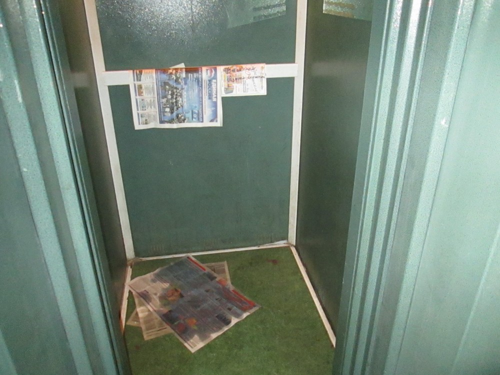 История в лифте - 1