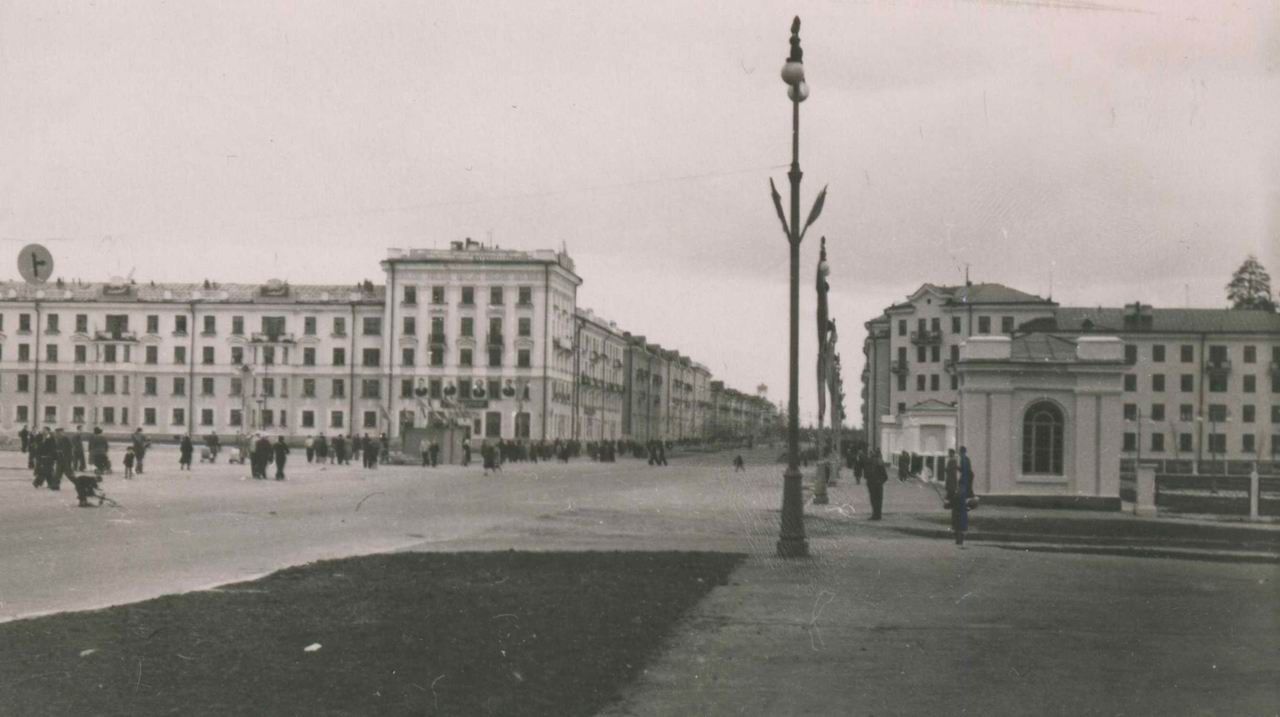 Вид на площадь имени Ленина