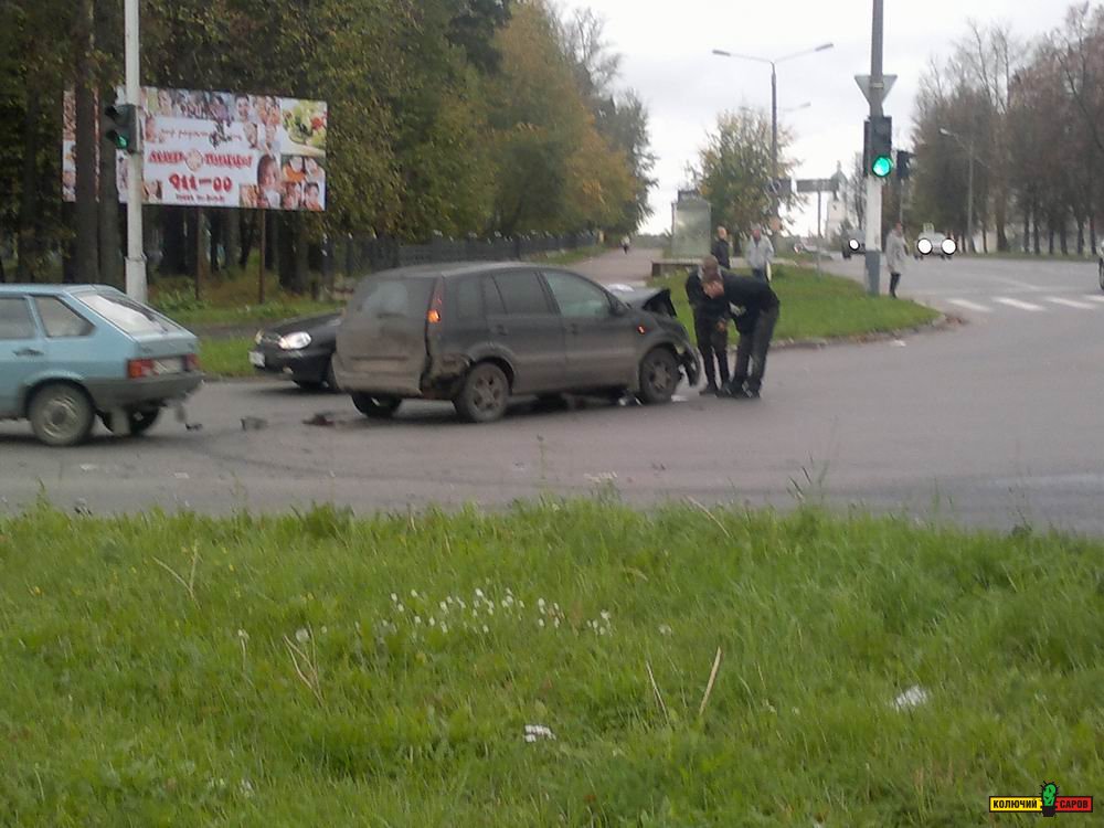 Замес возле стадиона "Икар"