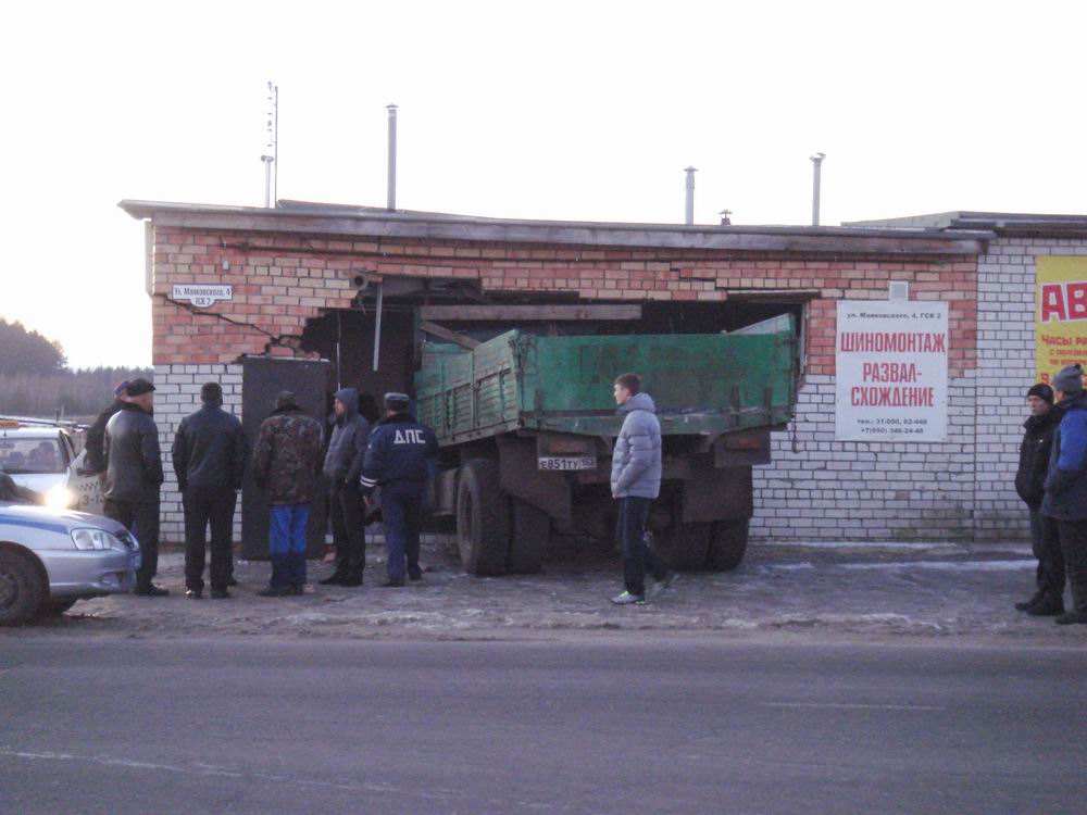 Таран гаража на ул. Маяковского