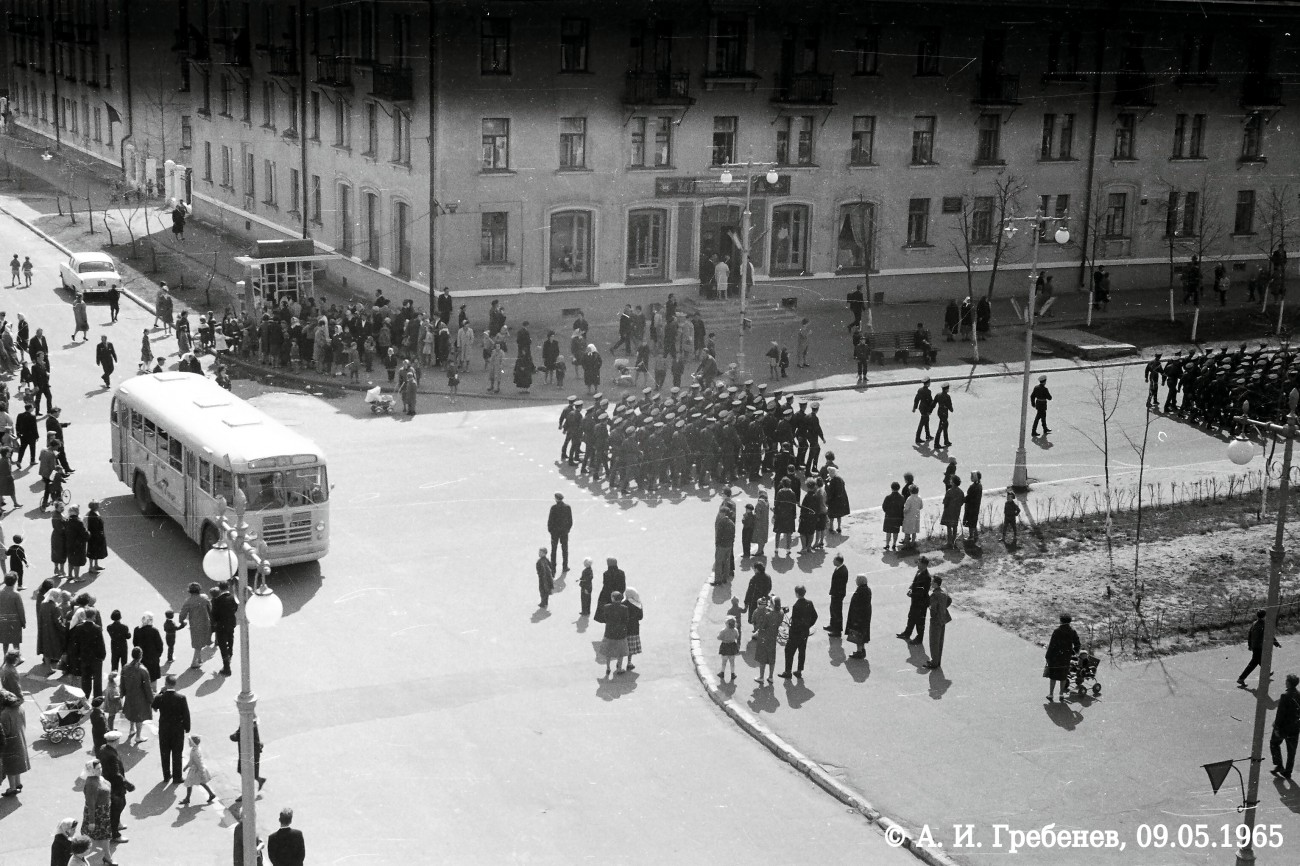 Перекресток пр. Ленина и ул. Чапаева, 09.05.1965 (1)