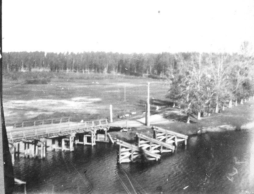 Старый мост. Быки. 1945.