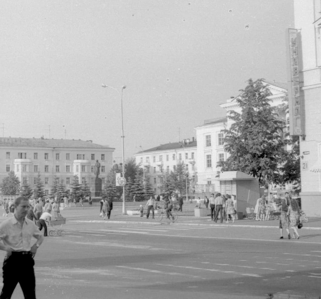 Площадь им. Ленина, 1970-е годы-3