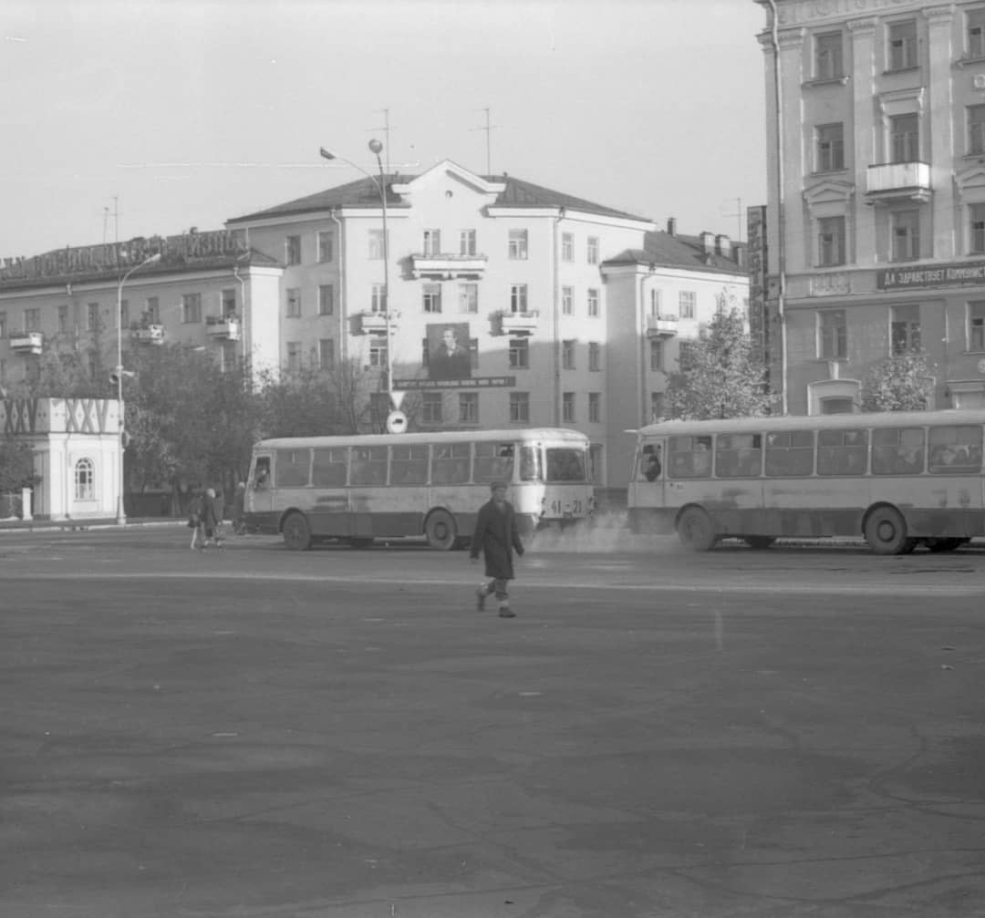 Площадь им. Ленина, 1970-е годы