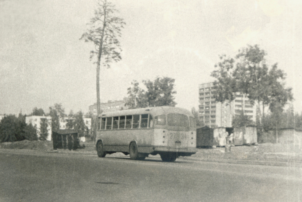 Автобус ЗИЛ-158В на ул. Силкина, июль 1978 г.