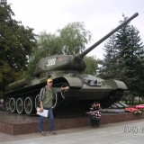 Танк Т-34-85 на площади Победы